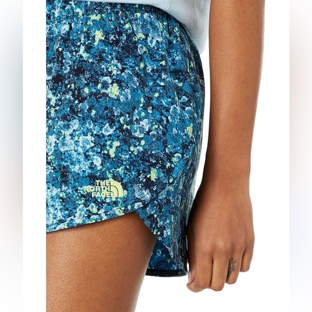 The North Face Women's High Rise Running Shorts Size Small - Picture 3 of 8